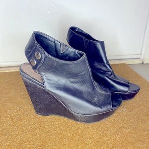 Steve Madden Black Wedge Heels- Leather Black- Size 6.5